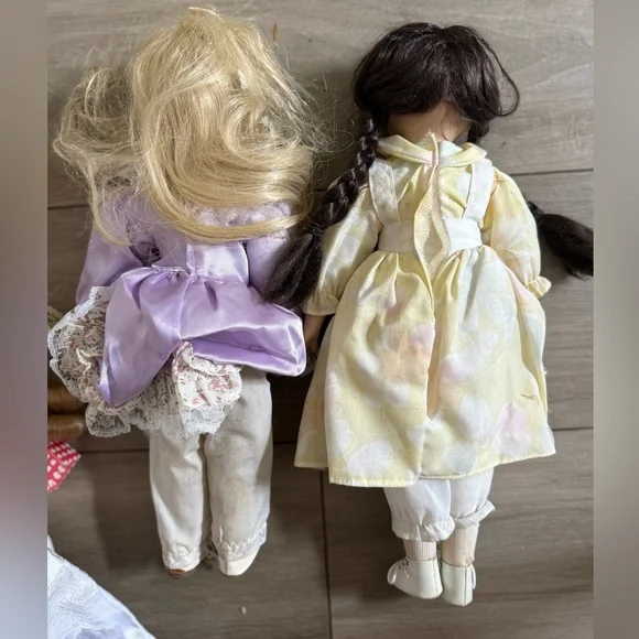 Assorted Porcelain Dolls Set - Picture 4 of 8